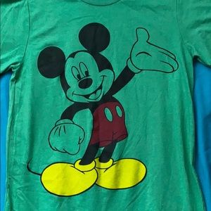 Disney Green shirt ! 💚